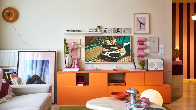Revamp Your Streaming Setup: Chic and Cozy Ideas for Modern Living