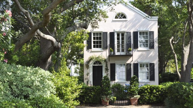 Top Yard Features That Can Str