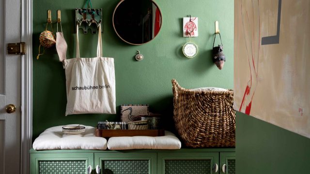 Transform Your Entryway: Affordable Solutions for Clutter-Free Spaces