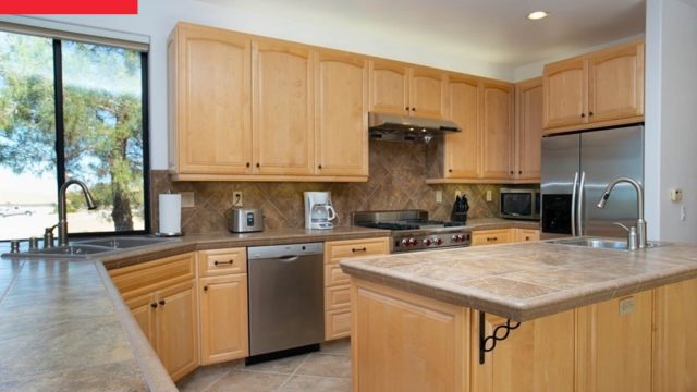 Reviving 2000s Kitchens: Modern Trends Amidst Classic Cabinets