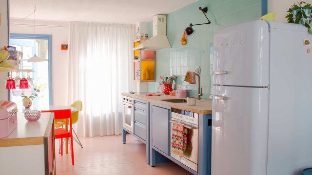 Reviving the Nostalgic Kitchen Trend of the ’90s: A Modern Take