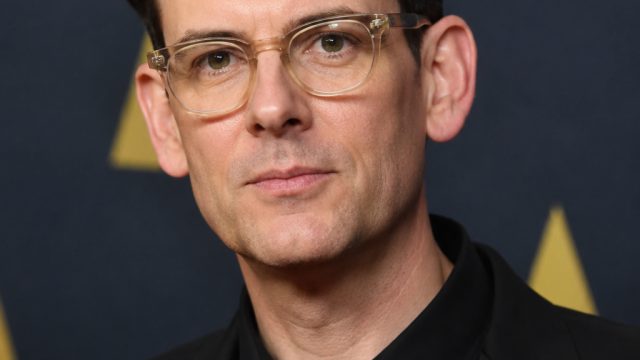 Actor Moshe Kasher Shares Journey After Tonsil Cancer Surgery | download into you ariana, judi slot 